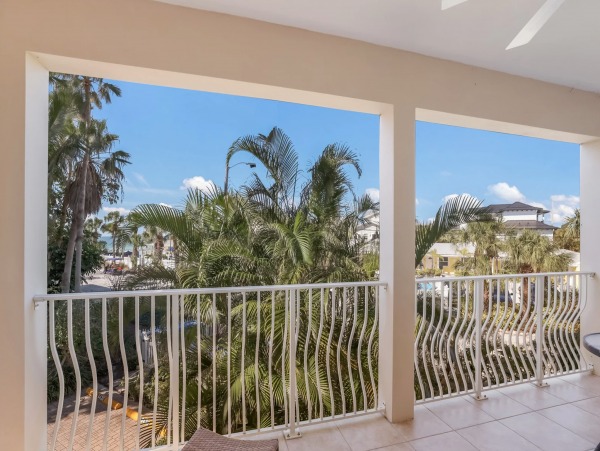 Luxury Beach Front Resort - 3-Bedroom, Heated Pool & Beach Access